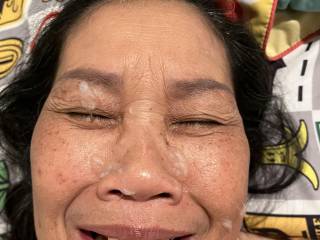 She loves sperm on her face