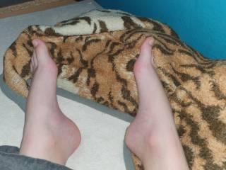 Cum on my feets