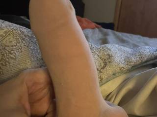 I love hosiery , love to stroke with hose on it .