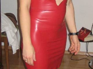 Trying the red latex together with this nice nylons