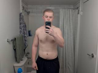 Trynna mess around. I find a more mature women irresistible.