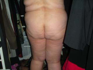 Anyone interested in some mature chunky butt?  Who is man enough to eat the BBW ass?