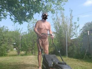 Who else likes naked gardening?