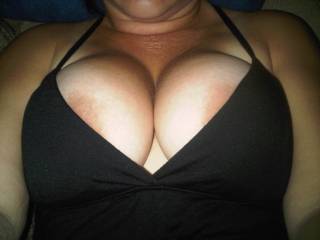 i  used to love to cum on her tits and she would lick it off