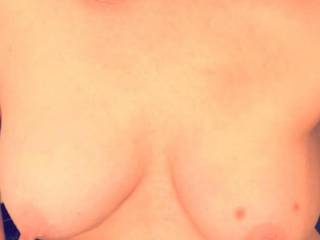 Love having these hot nipples pulled on!! Who wants to come help?