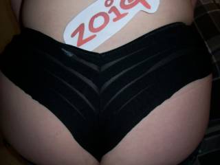 Lupo's wife and her great ass showing some love to her zoig fans of her round butt