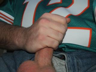 Leaving the house at 5:30 tailgating by 5:50 just burgers n dogs for preseason, Tannehill looked good last week