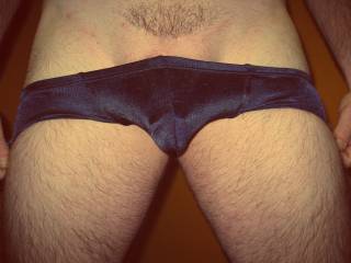 Well shaved playing with my thongshorts, this is my favourite swimwear if i cant go to nudebeach