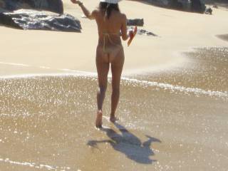 Asian GF twirling bikini bottoms... would you like to follow??