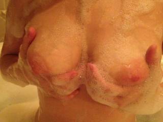 Love to help you to clean and wash them !! Superb tits