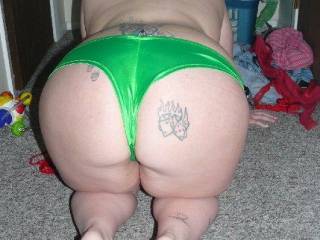 sexy green panties over my bbw ass love moniters and vids
