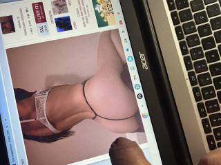 getting my day started off with a sexy photo, toy4u