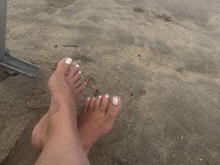 I can’t wait to suck these toes and jerk off while I do