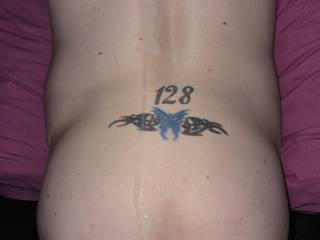 Cumming on her back and tight ass