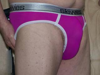 dose my bulge look good in pink? what would you do?