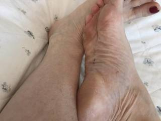 Early morning warm, smelly, dirty & cripsy feet that need a treat.
Anyone?