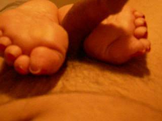 Had to fuck Phuong\'s feet ..and shoot my load for her asiansoles....