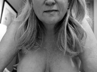 Femme Sexuelle - Noir et Blanc Classique: "Mature Woman Loves Sex"