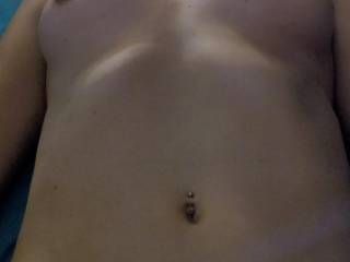 Love those hard erect nipples, do ÿou wanna duck them?
