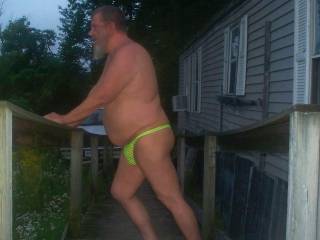 Yellow thong in the evening. Is this a good color got the time of day?
