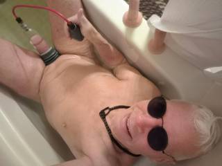 Take a bath pump up my cock.