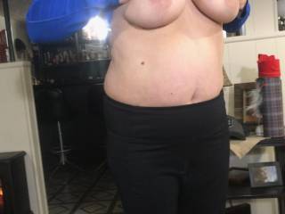 im heading out without my bra...is that too slutty...would you wanna cum home with me