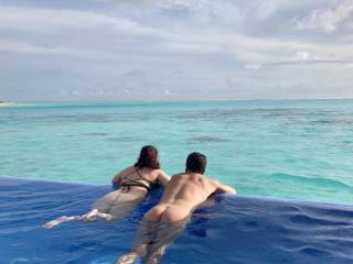 Would be great to have another couple here in the pool in Maldives