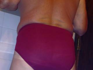 Does this color make my ass look big?