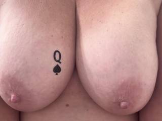 She loves showing them off constantly ¡