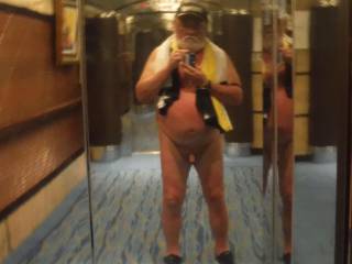 waiting for an elevator was never this much fun, ha!