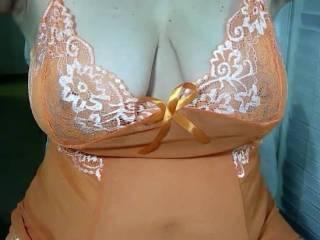 I enjoyed showing my new orange lingerie in the zoig video chat, and I even more enjoyed showing my tits!