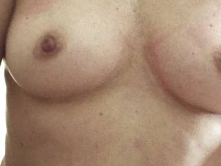 perky tits !!!! you like how they look?? art saggy??