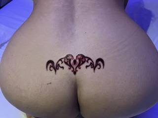 I got tattooed, back and front!!