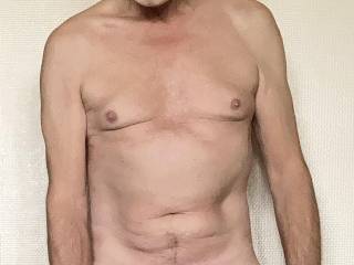 A few atmospheric nude photos of me during Halloween. I hope I don\'t scare you, or maybe I do? Let me know, I\'m curious :)My naked pictures in the in the Halloween cozy atmosphere.