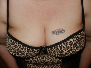 cleavage close up