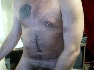hot hairy body. would love to play ur nips.