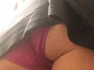 Teaser pic she took for me while at work...love that ass!