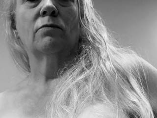 Femme Sexuelle - Noir et Blanc Classique: "Tits and Hair"