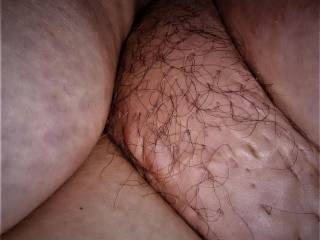 GF Hairy Pussy a sideview