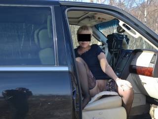 Outdoors lady in car