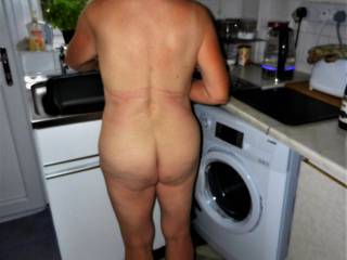 doing housework everyday completely naked it feels good