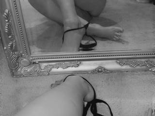 🖤 what are your thoughts? 🤍
I want to hear what’s on your mind… 💋