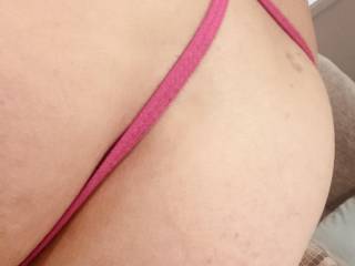 Do you like my smooth arse in my little pink G-String? 💋💋👅 xx