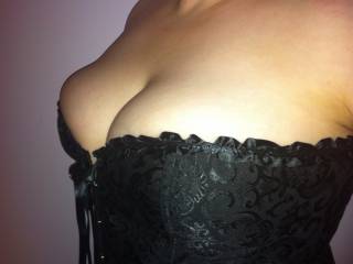 doesn't get any better best pic on site totally awesome, black corset holding some soft breast, omg I am totally in a state of arousal seeing you, thanks for sharing ,