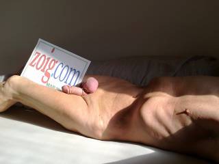 For Zoig’s March19 “monthly theme”, i do my porny porn·art body-posing on one of my Couch-beds (plank-beds), because i don’t possess a classical sofa-couch. Text-sheet printed and photo taken on March 21, 2019; as always, raw & unworked pictures.