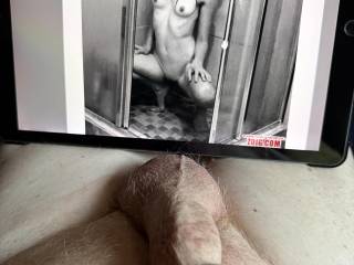 AarbeiTiete ~ “Me posting nude for a photographer I have never met, from the UK, during an online photoshoot he booked with me.