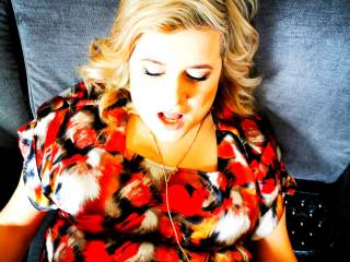 Pretty amateur teacher Karen like exposed tits and pussy