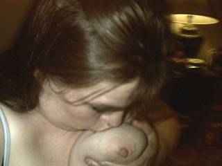 my wife kissin her breast....so sexy