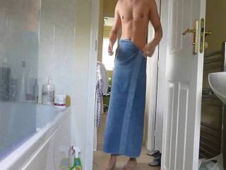 Oops, looks like I dropped the towel, I sure hope you don't mind ... oh well, now that's it's off, I might as well stroke to all the horny Zoig fitties out there!!