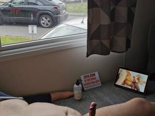A little wank on holiday, watching the traffic go by